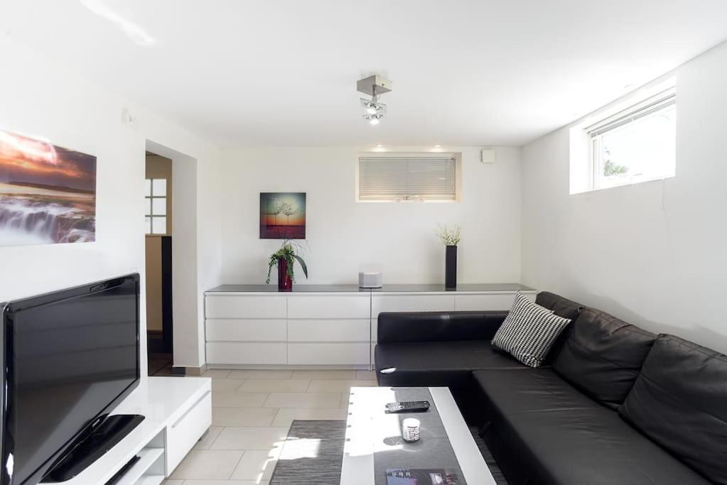 Downtown In Ten - Free Parking Appartement Gotenburg Buitenkant foto
