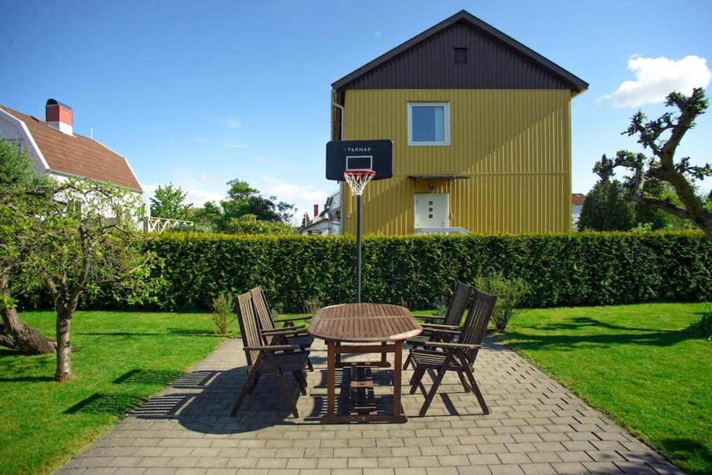 Downtown In Ten - Free Parking Appartement Gotenburg Buitenkant foto