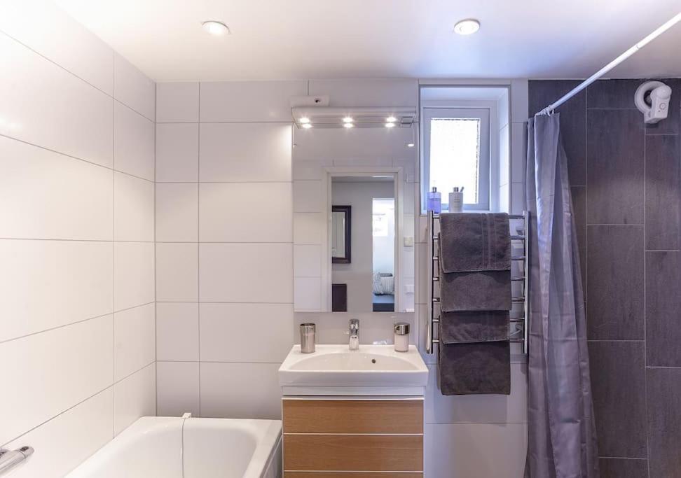 Downtown In Ten - Free Parking Appartement Gotenburg Buitenkant foto
